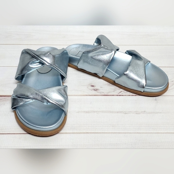 Shu Shop Cayena Light Blue Metallic Double Twist Band Slides Size 6.5 New In Box - Picture 7 of 13